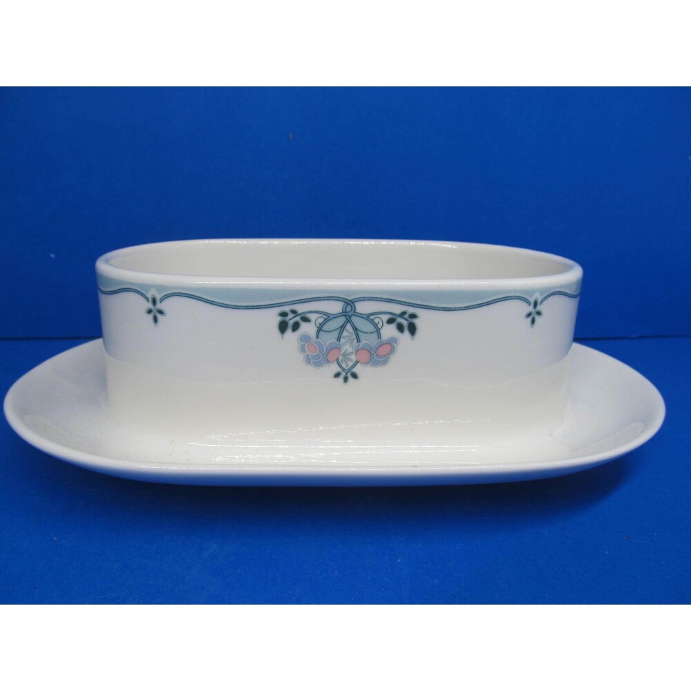 Villeroy & Boch Bilbao 1748 Gravy Boat With Attached Underplate